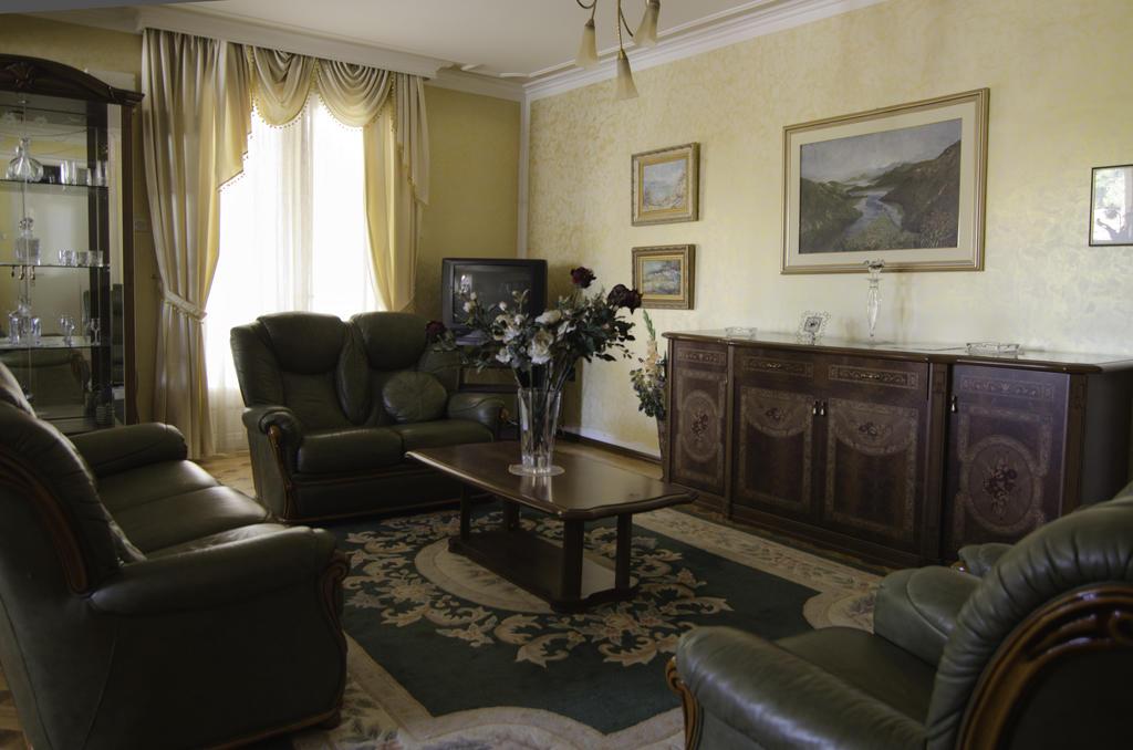 פודגוריצה Hotel Bojatours מראה חיצוני תמונה