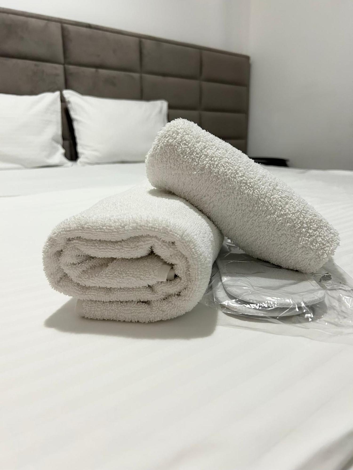 פודגוריצה Hotel Bojatours מראה חיצוני תמונה