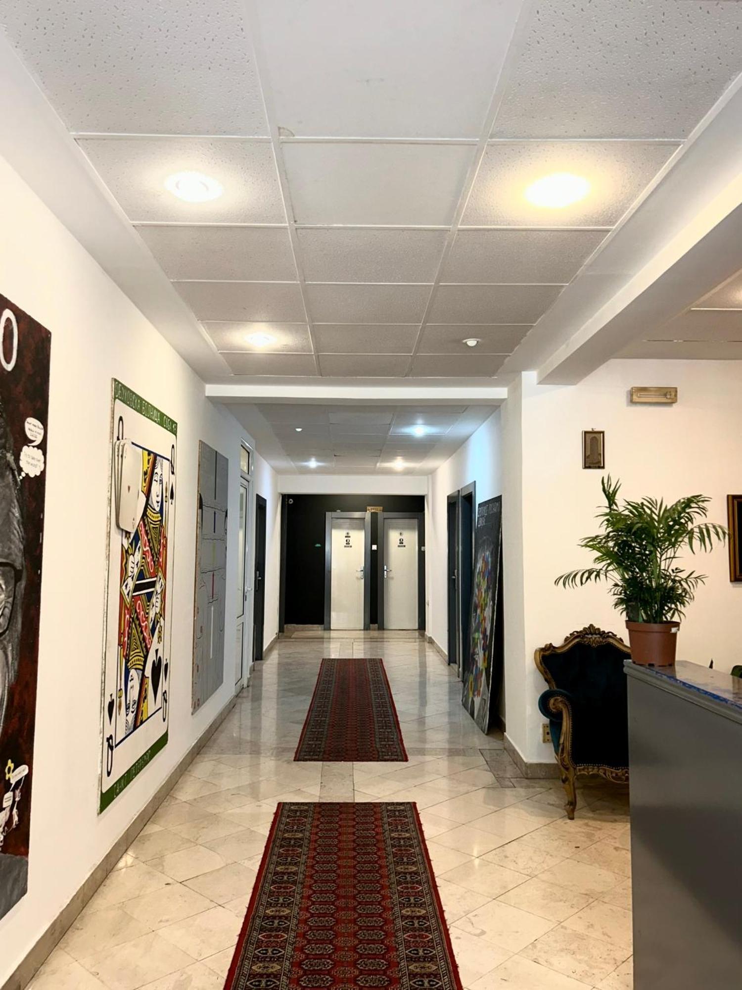 פודגוריצה Hotel Bojatours מראה חיצוני תמונה