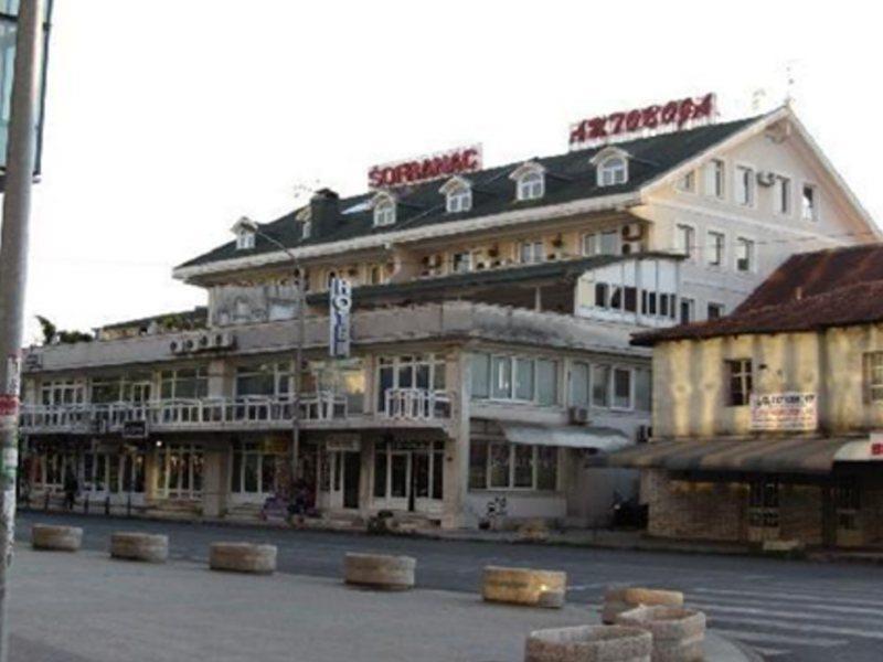 פודגוריצה Hotel Bojatours מראה חיצוני תמונה