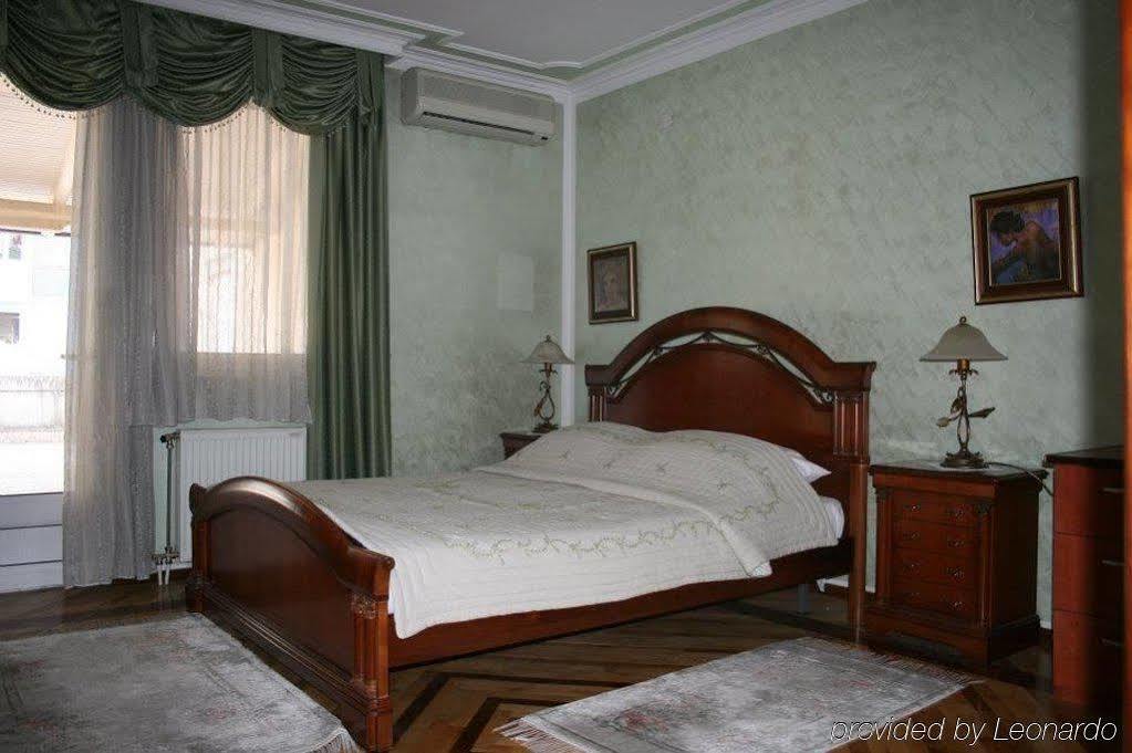 פודגוריצה Hotel Bojatours מראה חיצוני תמונה