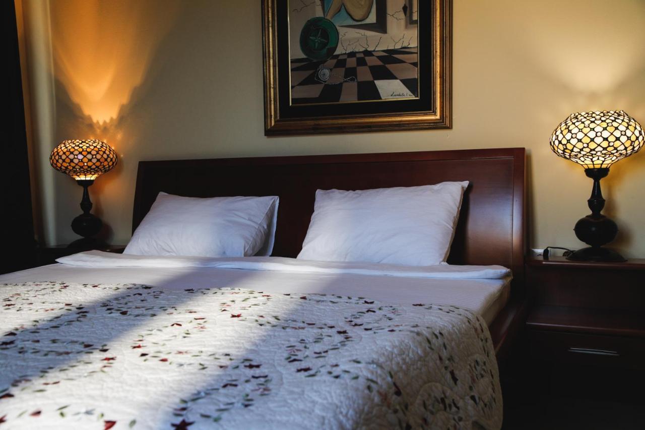 פודגוריצה Hotel Bojatours מראה חיצוני תמונה
